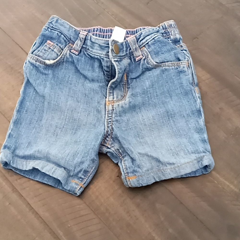Old Navy Little girls shorts size 18 to 24 months